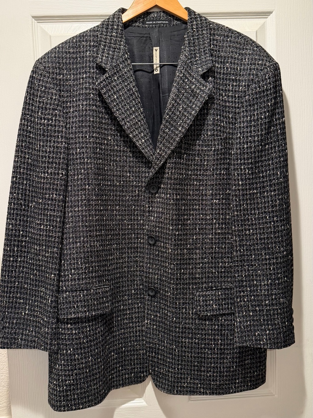 Vintage Men's Black and Gray Textured Tweed Sport Coat